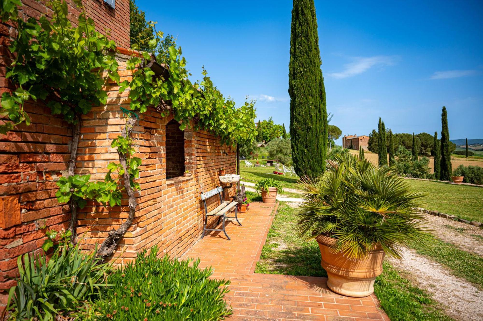 Agriturismo Poggio Antico Binami Bagian luar foto